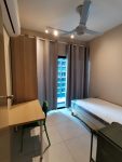 RM750 F/FURNISED MIDDLE ROOM /BALCONY